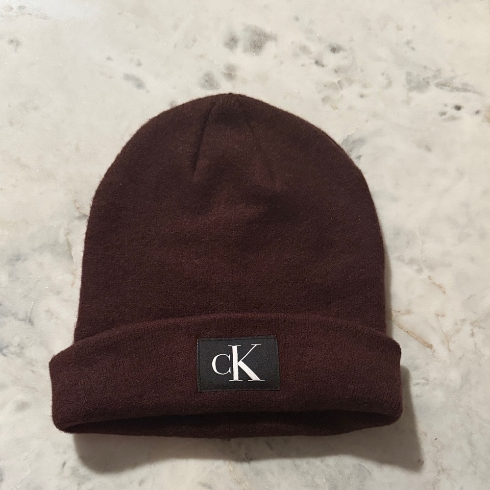 Calvin Klein Folded Cuff Beanie in Burgundy